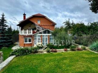Коттедж, 368.5 м², 15.9 соток