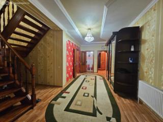 4-комн., 240 м², 1/3 этаж