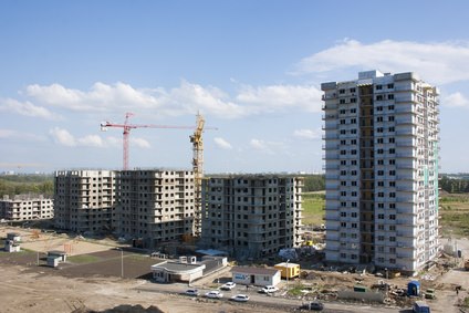 Земля, на которой возводится дом, должна быть собственностью застройщика или находиться в долгосрочной аренде. Фото: Fotolia.com