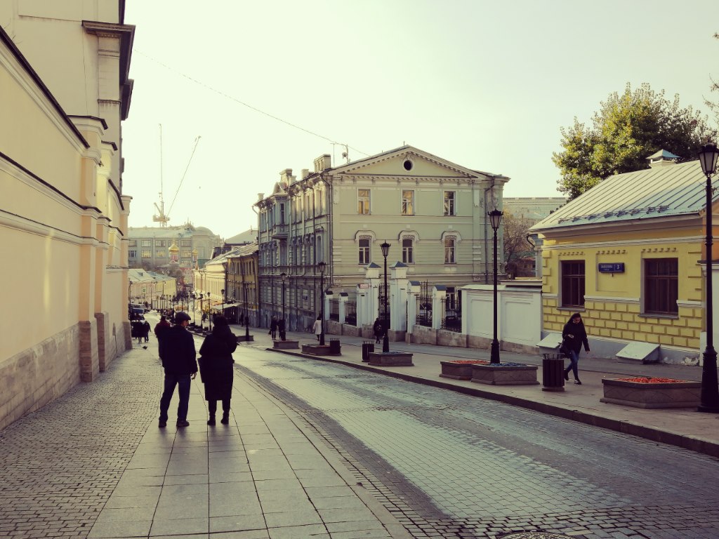Улица Забелина, спуск от монастыря. Фото: Мир Квартир
