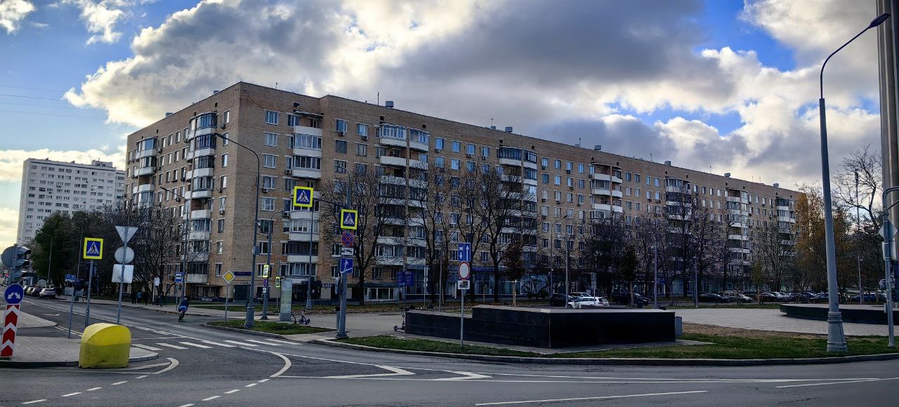 Вот эта улица, вот этот дом. Фото: Мир Квартир