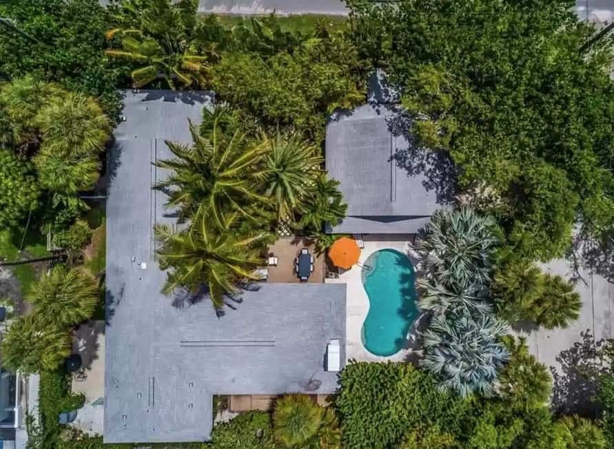 Возможно, в России Такеру подарят что-то посолиднее. А пока семья живет тут. Фото: urbansplatter.com