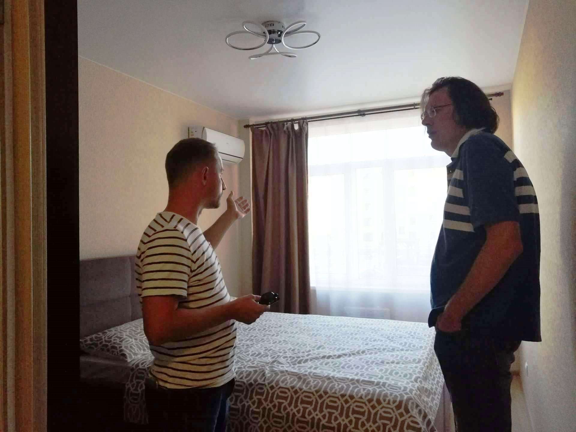 Обратите внимание, в какой манере покупатель общается с вами. Фото: Мир Квартир