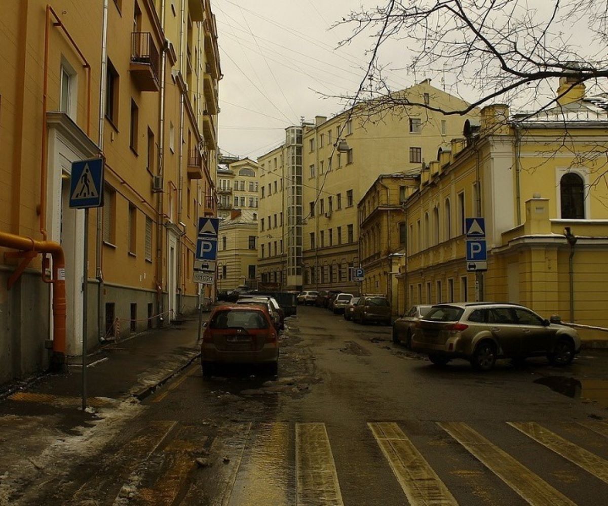 Сколько переулков. Нижний Кисловский переулок. Кисловский переулок Москва. Москва большой Кисловский переулок. Москва Нижнекисловский переулок.